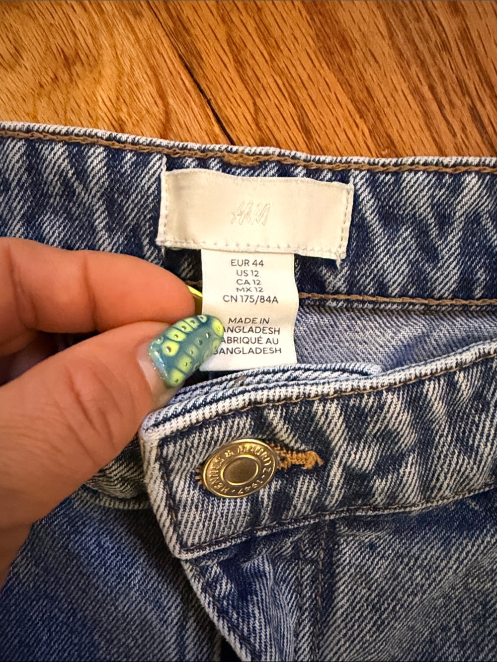 H&M Blue Straight-Leg Denim Skirt with Front Slit - Picture 2 of 3